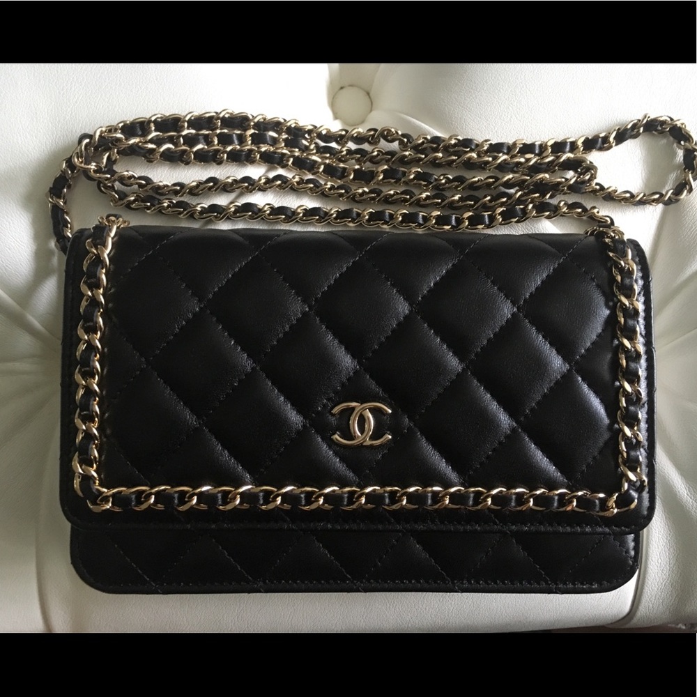❌SOLD❌2019 Chanel classic chain around WOC
